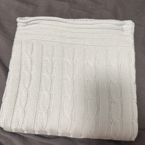 Two Brand New Baby Blankets - Picture 5 of 5